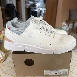 Women’s On Cloud The Roger Advantage 2 White Athletic Tennis Shoes New Size 9.5